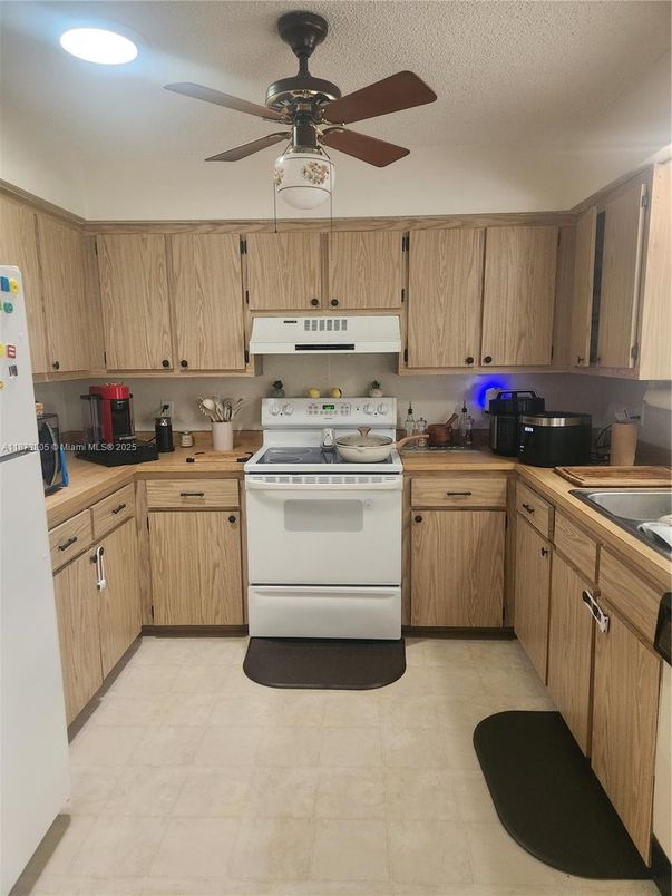 Interior, Kitchen, Recessed Lighting