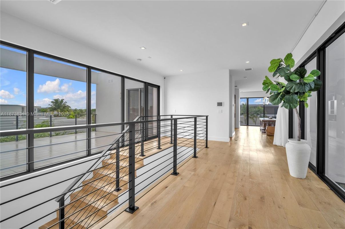 Interior, Recessed Lighting, Water, Wood Texture Flooring