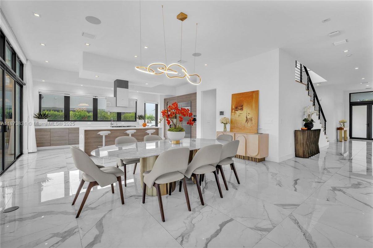 Dining room, Interior, Kitchen, Marble, Pendant Lights, Recessed Lighting