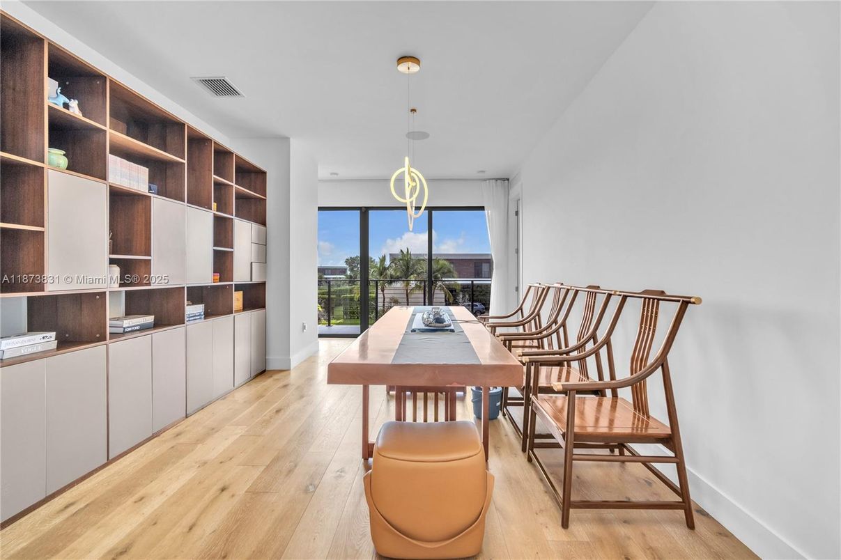 Interior, Pendant Lights, Wood Texture Flooring