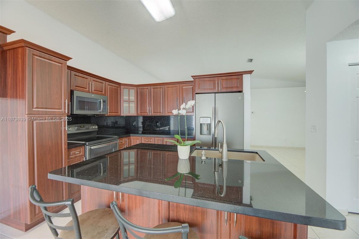 Interior, Kitchen, Stainless Steel Appliances