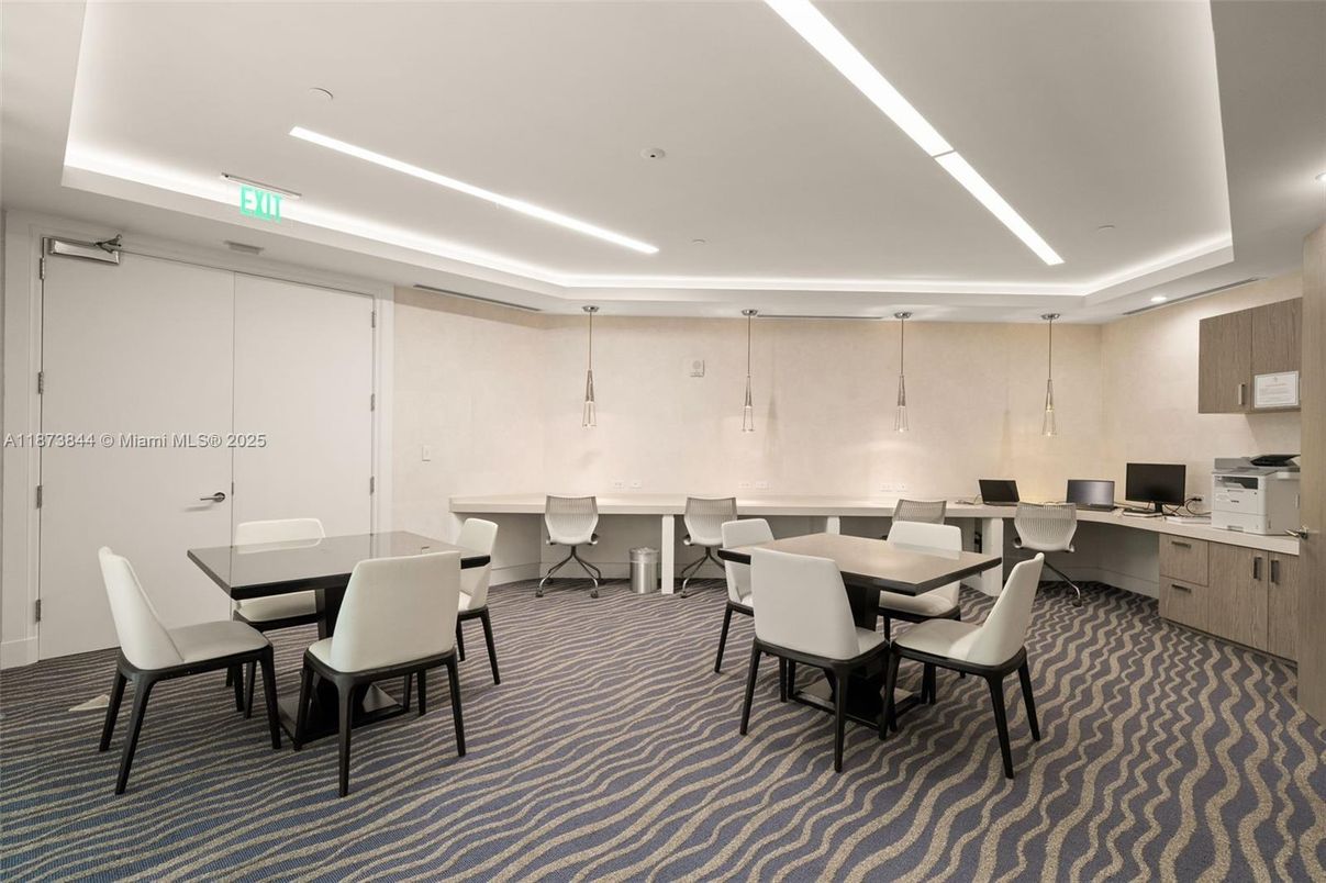 Dining room, Interior, Recessed Lighting