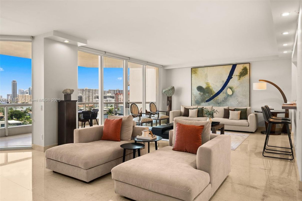 Interior, Living room, Piano, Recessed Lighting
