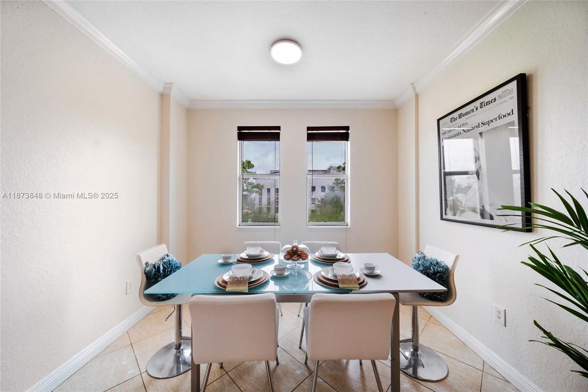Dining room, Interior