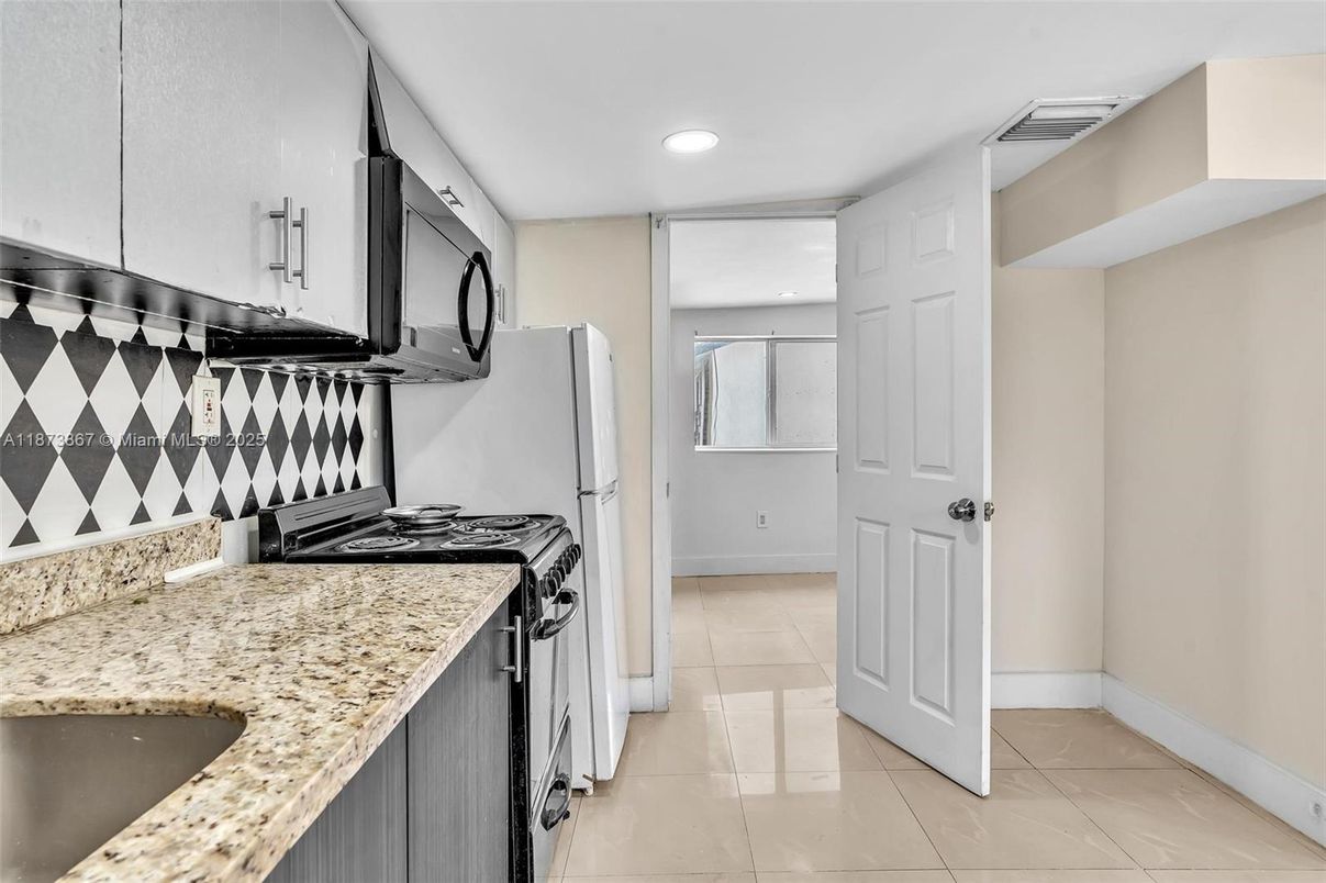 Interior, Kitchen, Recessed Lighting