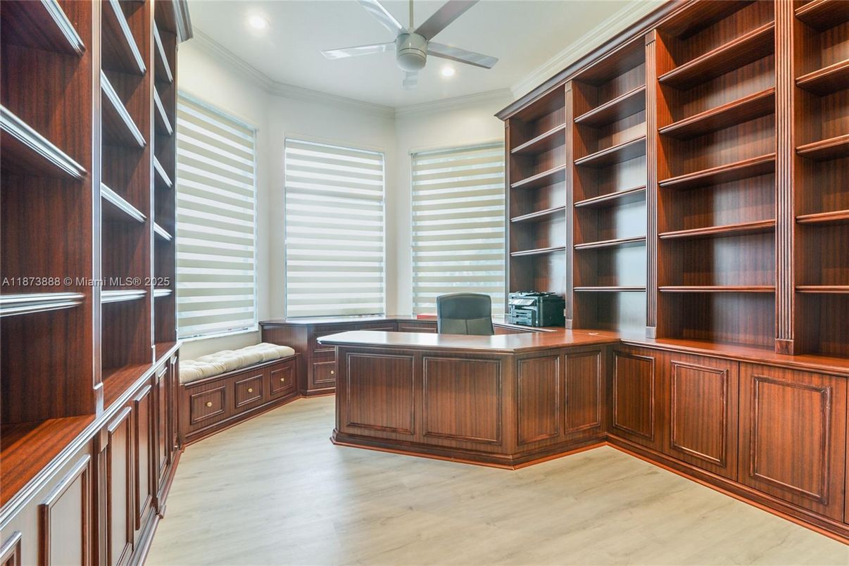 Home Office, Interior, Recessed Lighting, Wood Texture Flooring