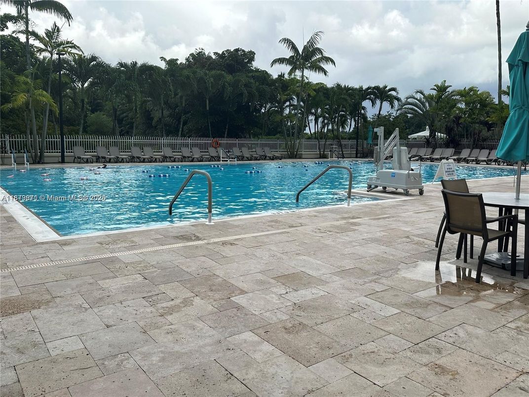 Exterior, Pool
