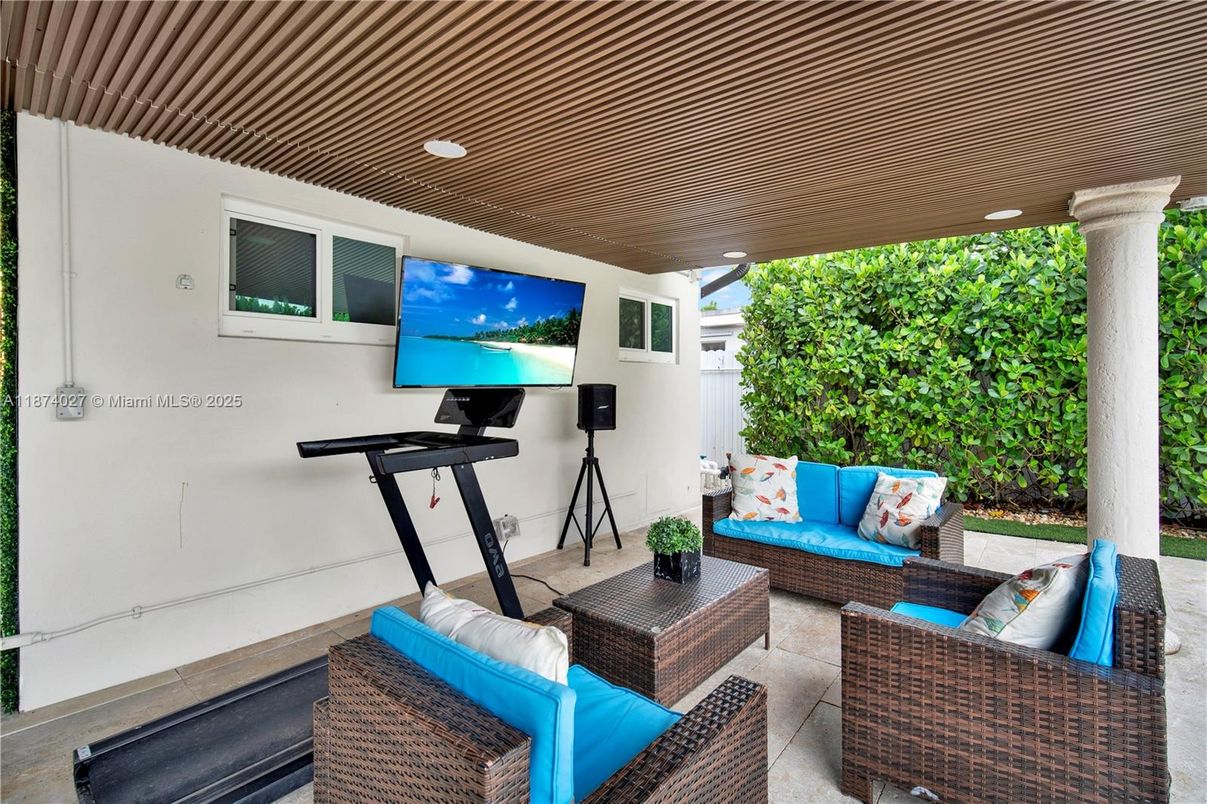 Exterior, Fitness Equipment