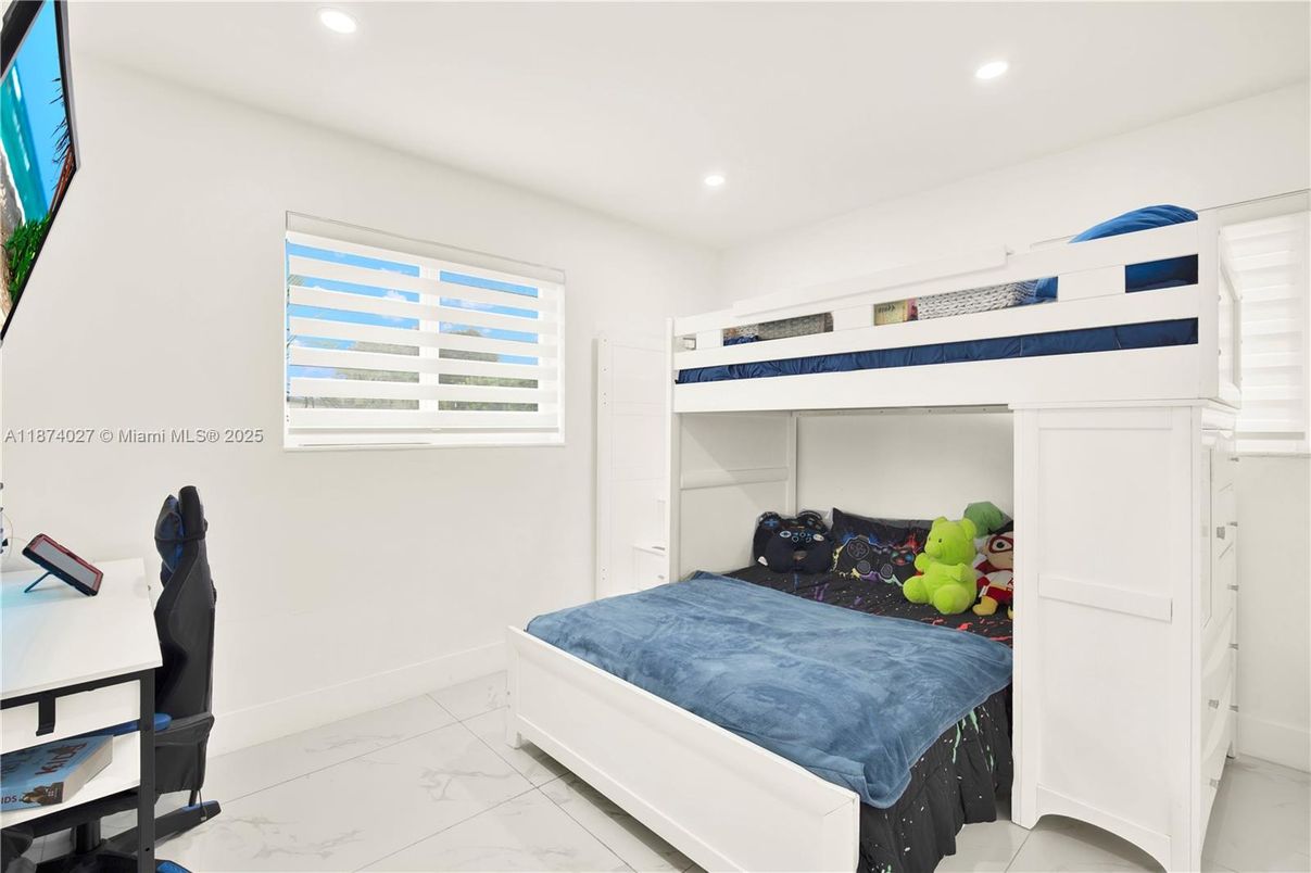 Bedroom, Interior, Marble, Recessed Lighting