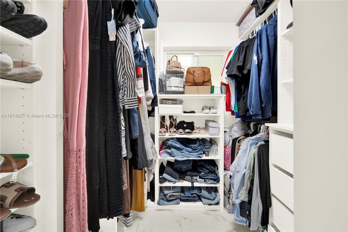 Interior, Marble, Walk-in Closets