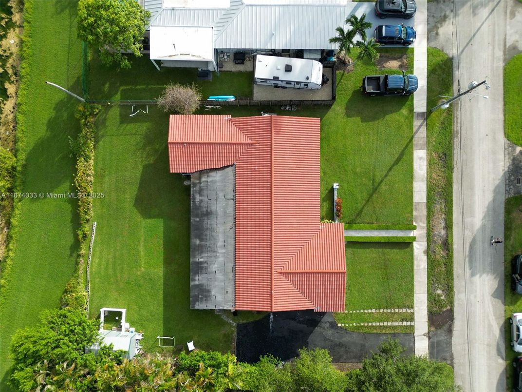 Exterior, Drone
