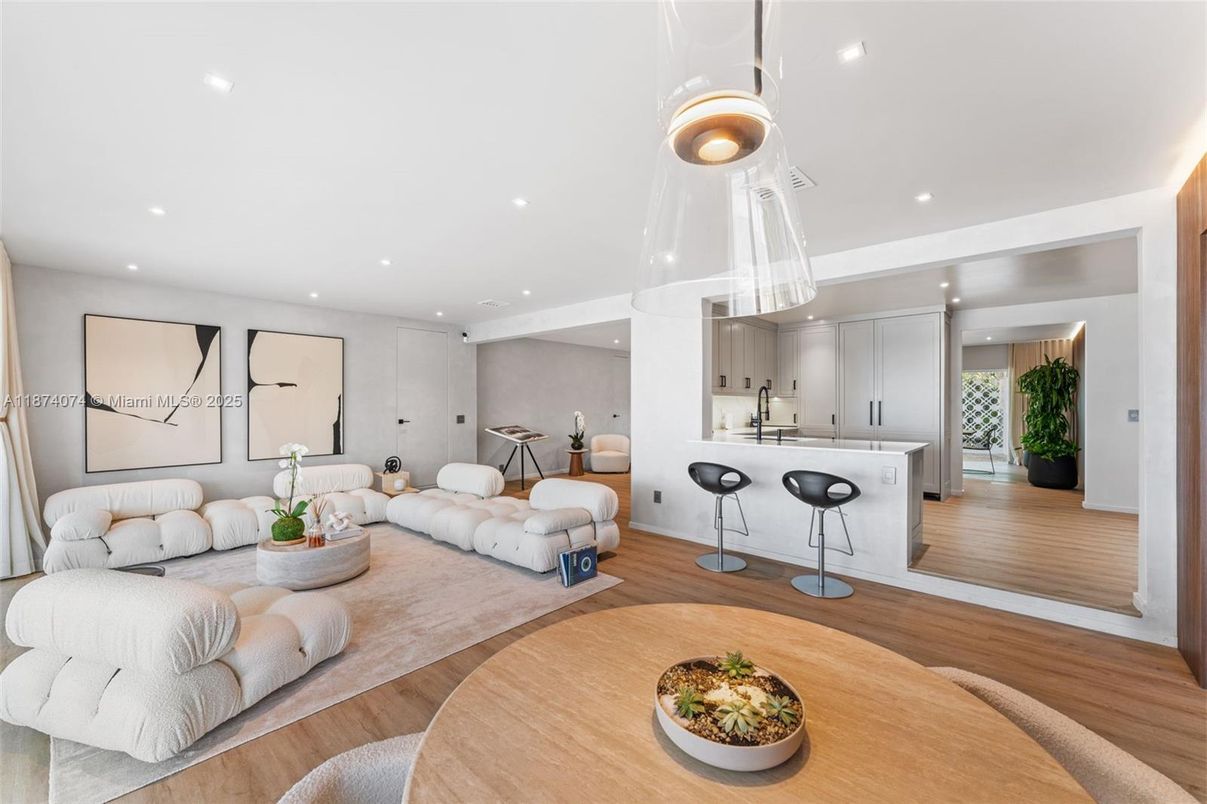Interior, Kitchen, Living room, Pendant Lights, Recessed Lighting, Wood Texture Flooring