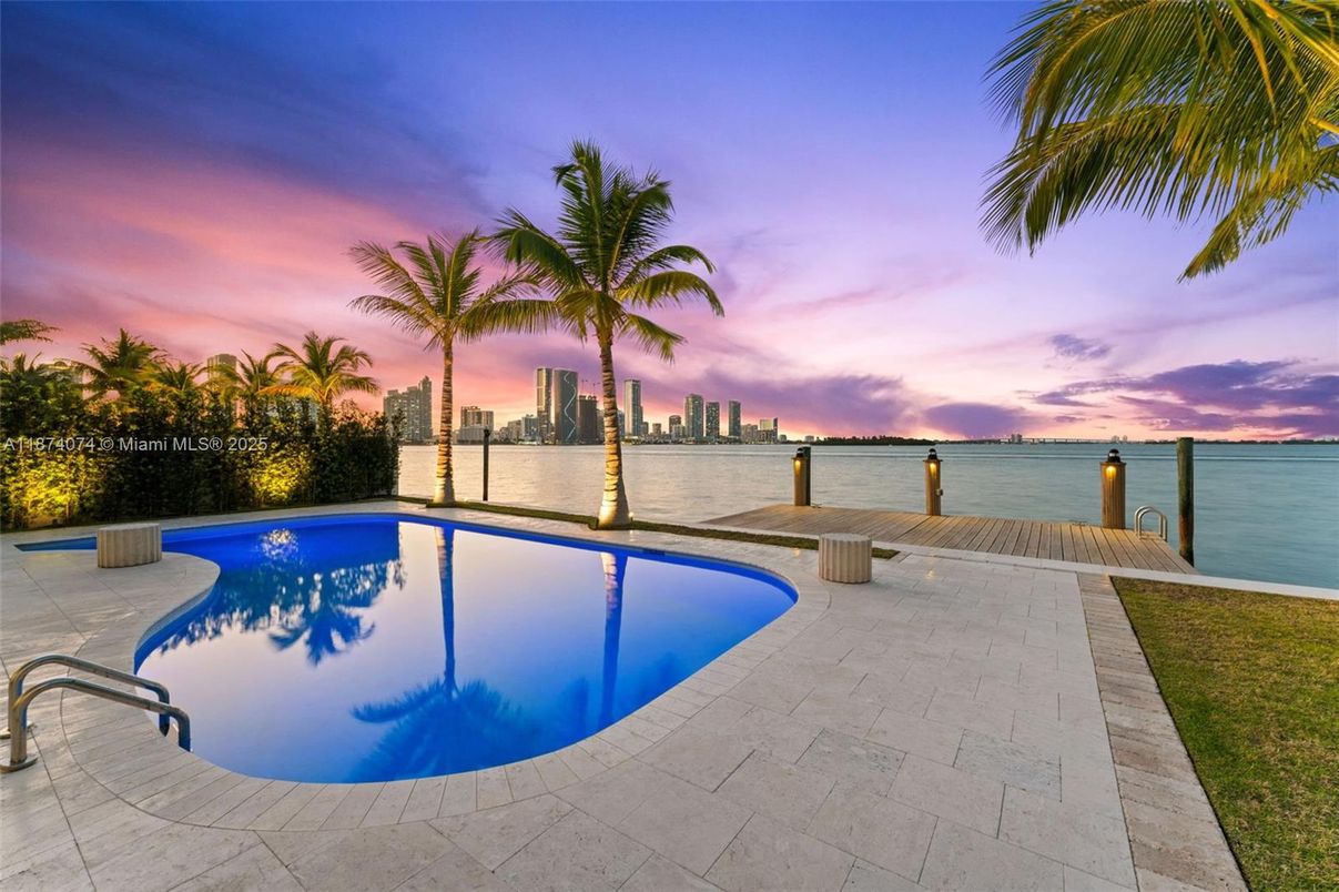 Exterior, Pool, Water