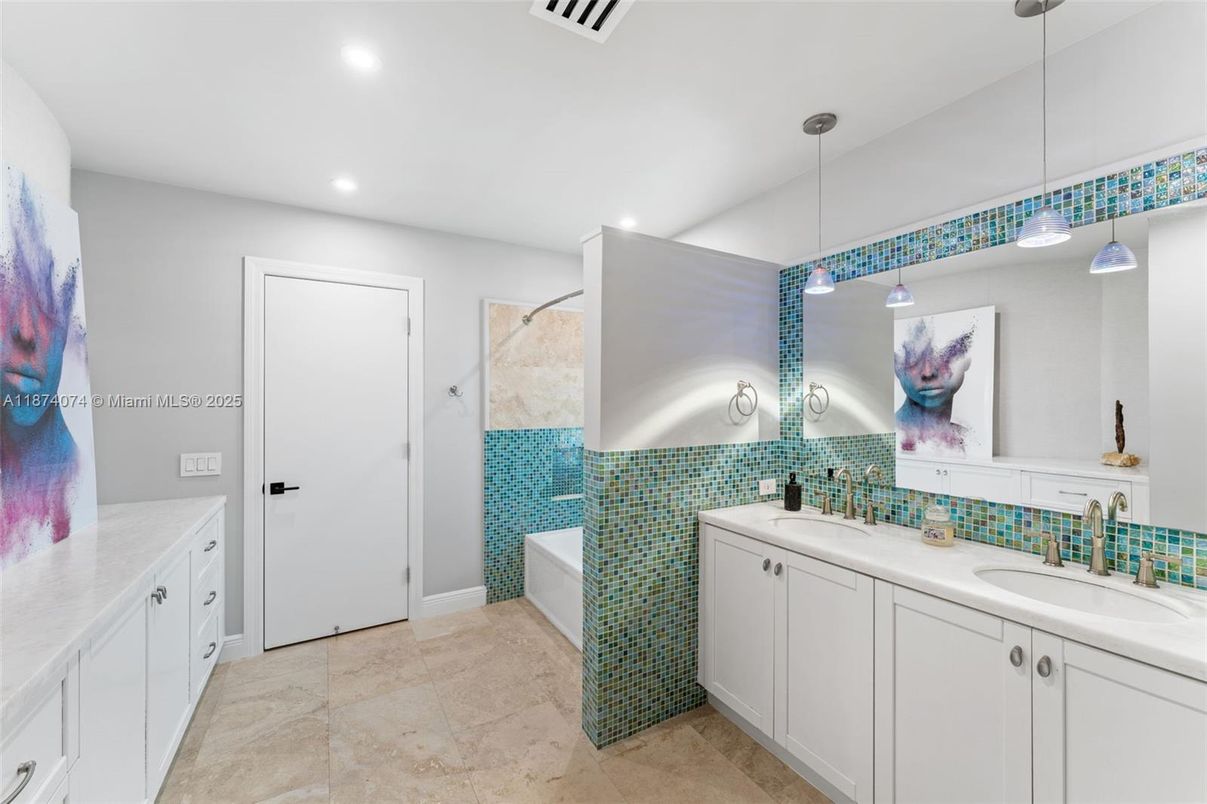 Bathroom, Dual Sink Vanities, Interior, Pendant Lights, Recessed Lighting