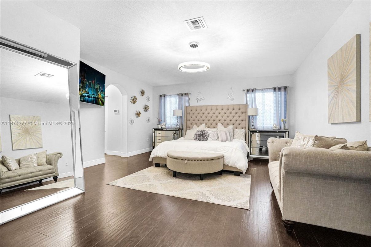 Bedroom, Interior, Recessed Lighting, Wood Texture Flooring