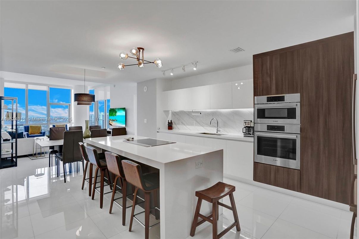 Dining room, Interior, Kitchen, Pendant Lights, Stainless Steel Appliances, Water