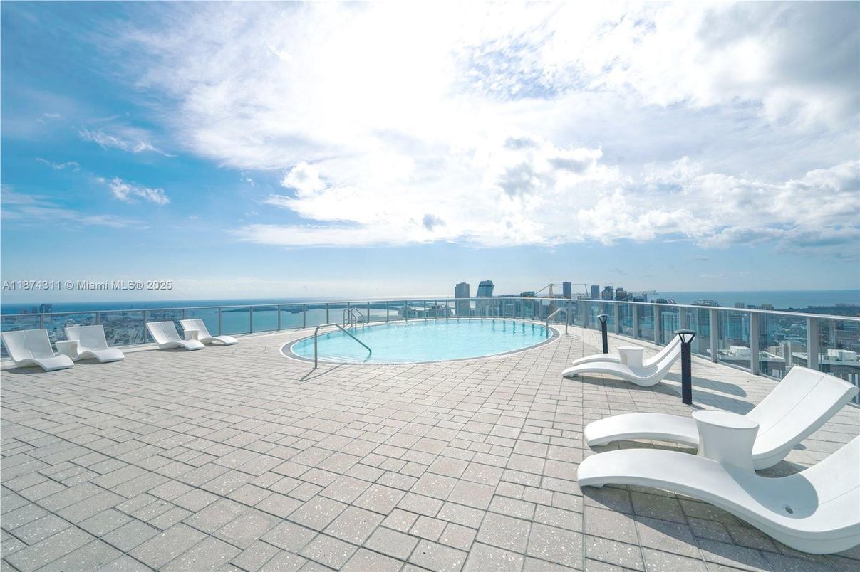 Exterior, Pool, Water