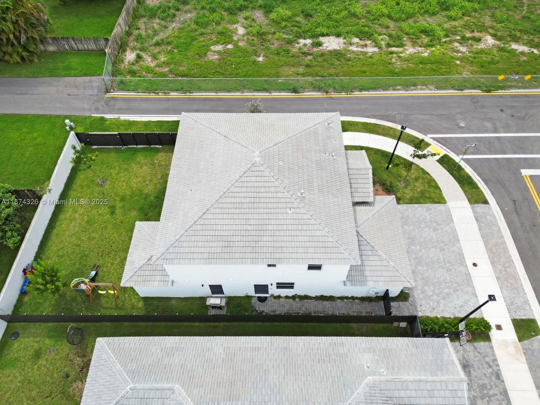Exterior, Drone