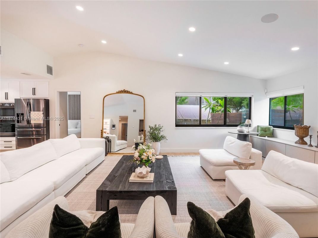 Interior, Kitchen, Living room, Recessed Lighting, Stainless Steel Appliances