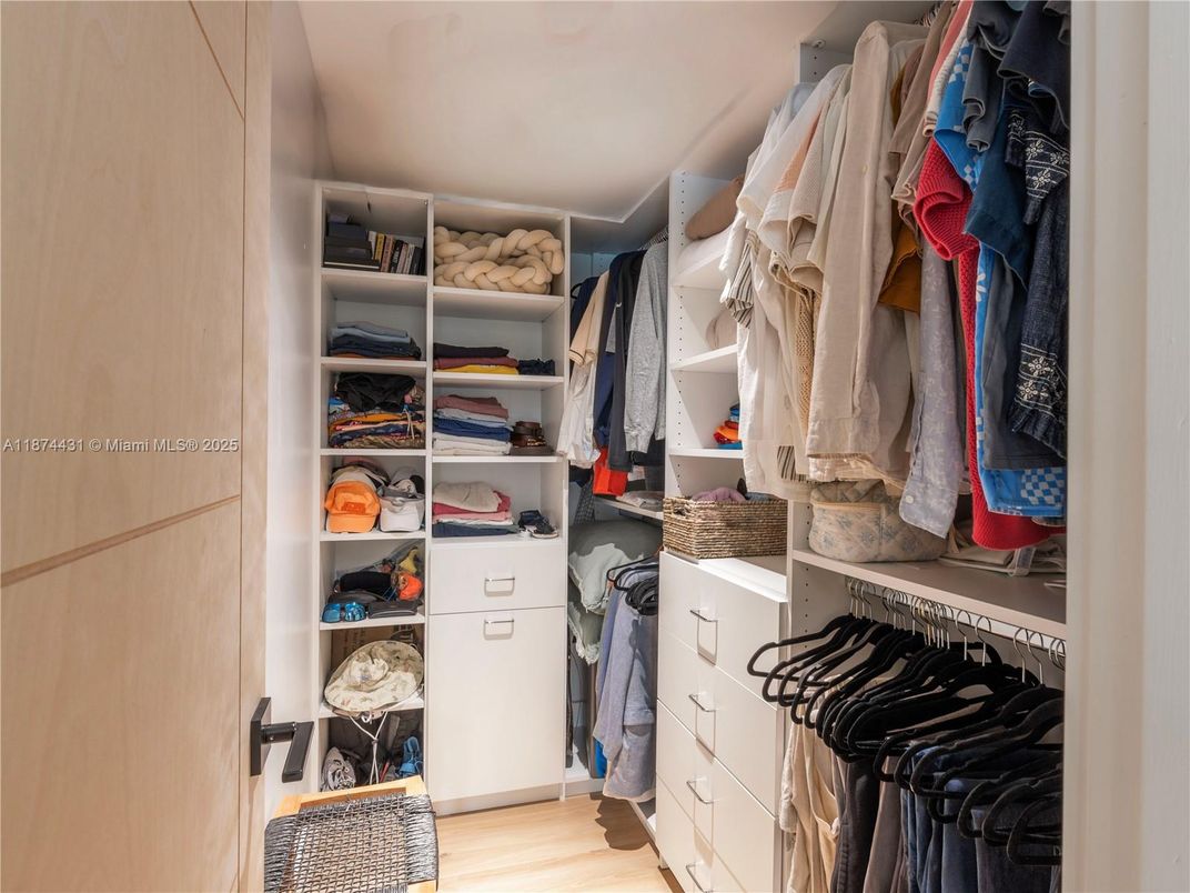 Interior, Walk-in Closets, Wood Texture Flooring