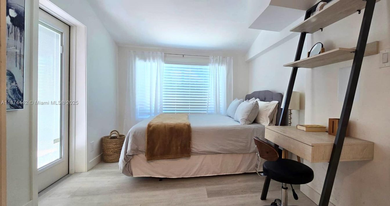 Bedroom, Home Office, Interior, Wood Texture Flooring