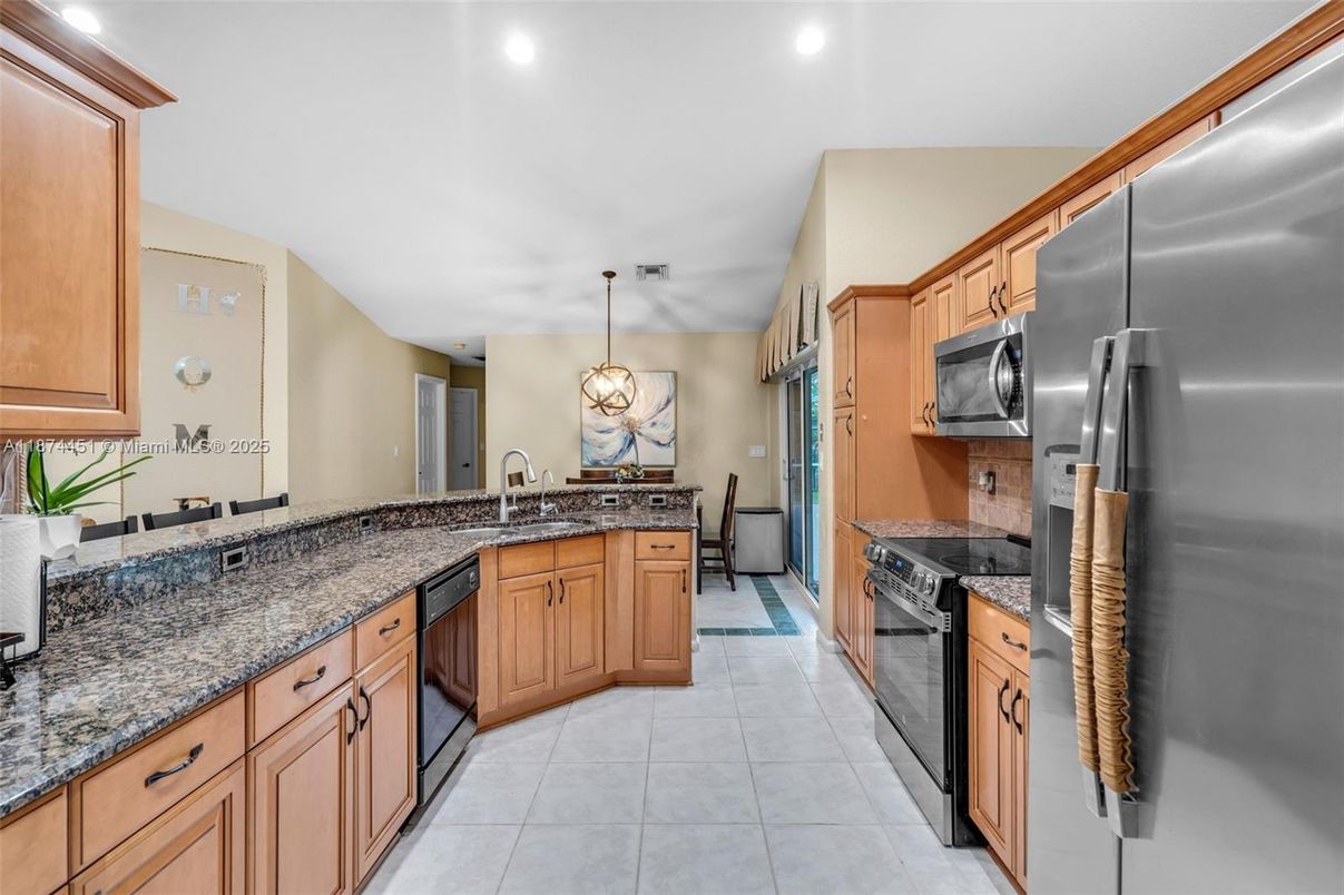 Dining room, Interior, Kitchen, Pendant Lights, Recessed Lighting