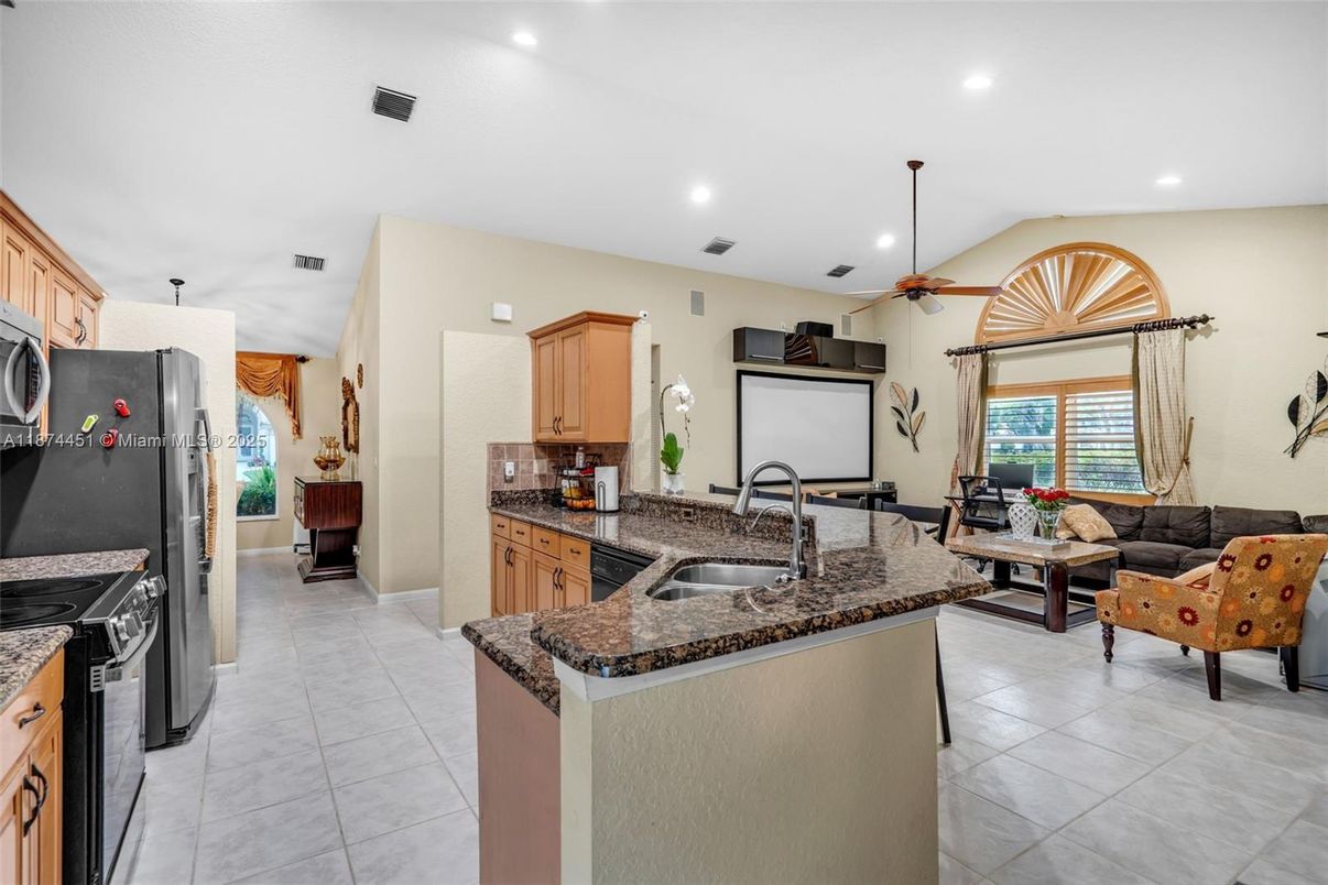 Interior, Kitchen, Living room, Pendant Lights, Recessed Lighting