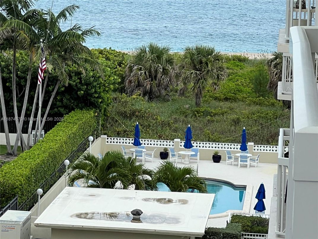 Exterior, Pool, Water