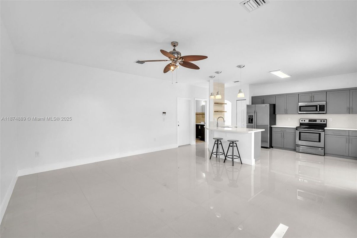 Empty room, Interior, Kitchen, Pendant Lights, Stainless Steel Appliances
