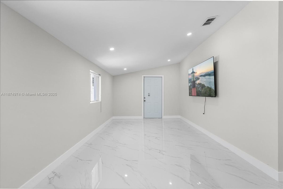 Empty room, Interior, Marble, Recessed Lighting