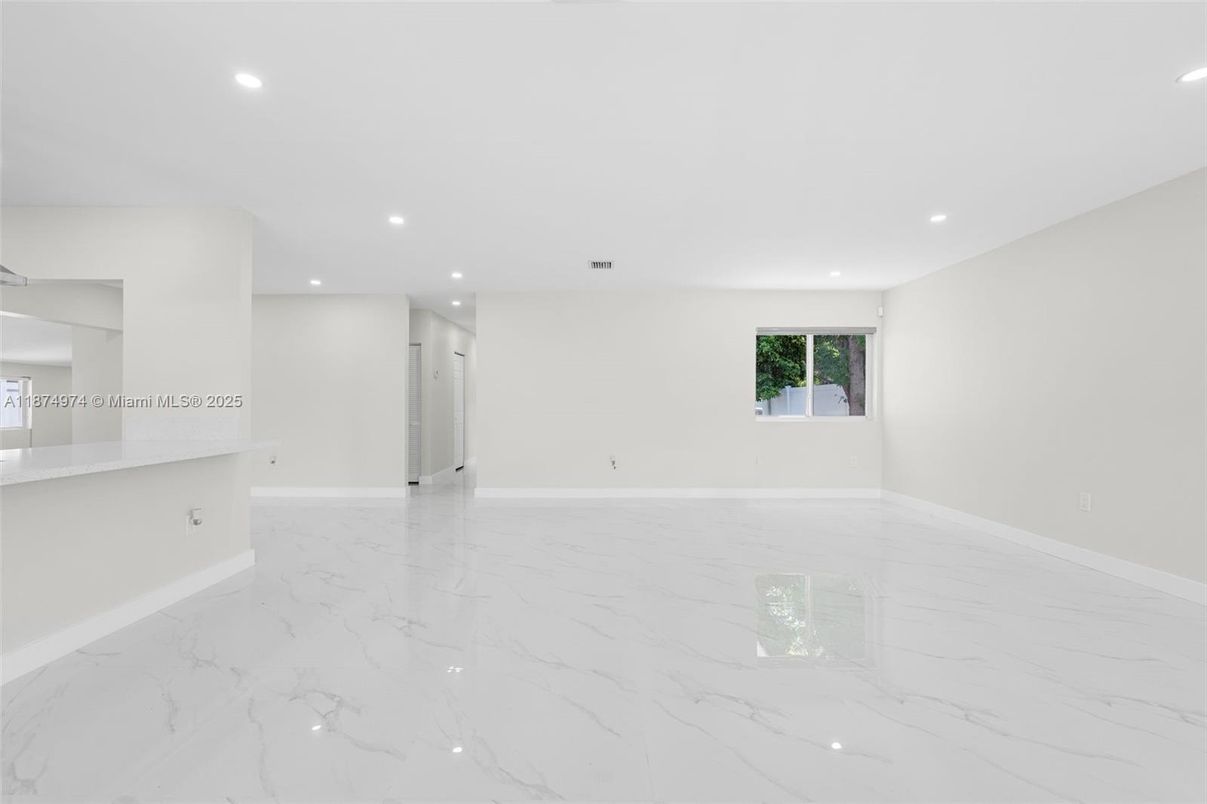 Empty room, Interior, Marble, Recessed Lighting