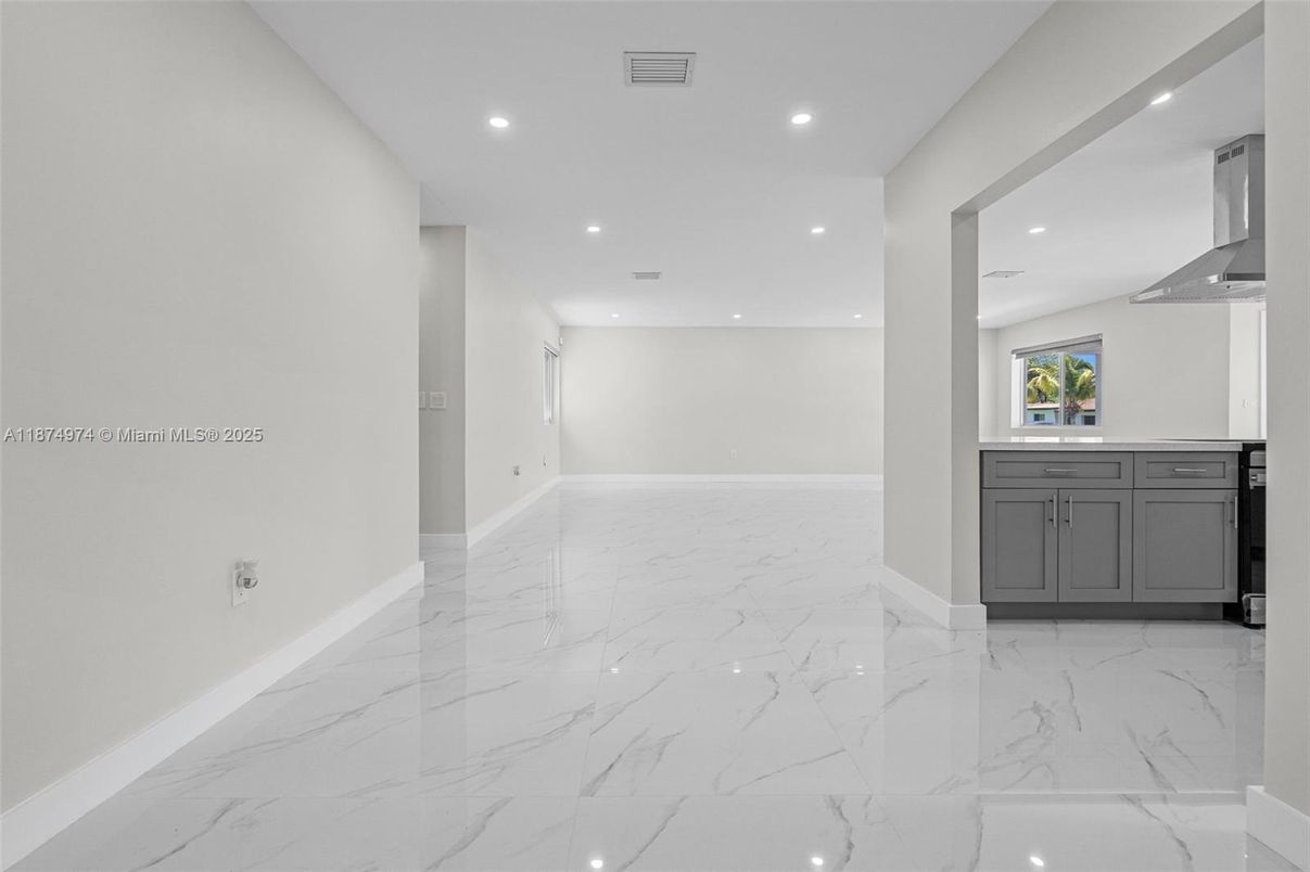 Empty room, Interior, Marble, Recessed Lighting
