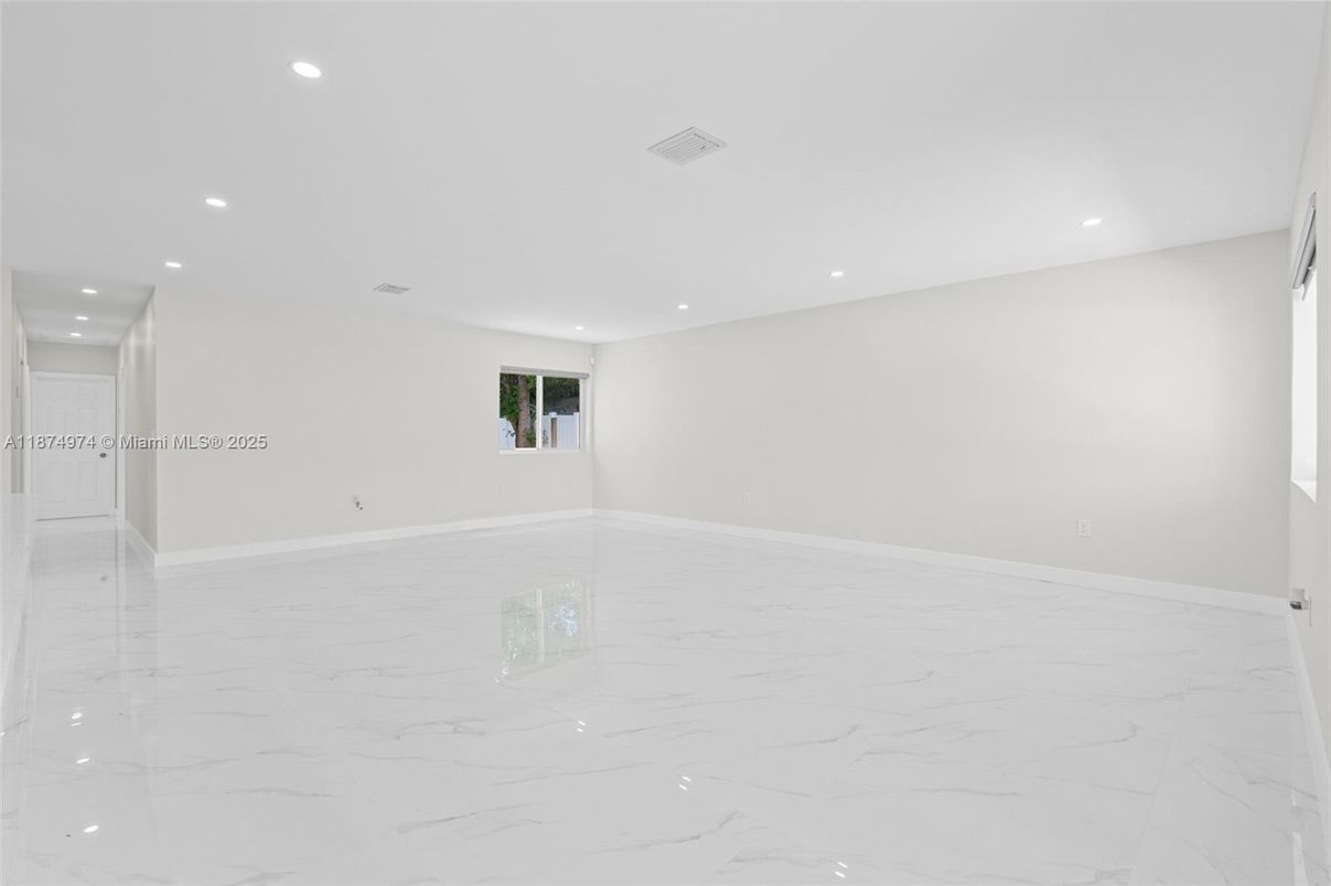 Empty room, Interior, Marble, Recessed Lighting