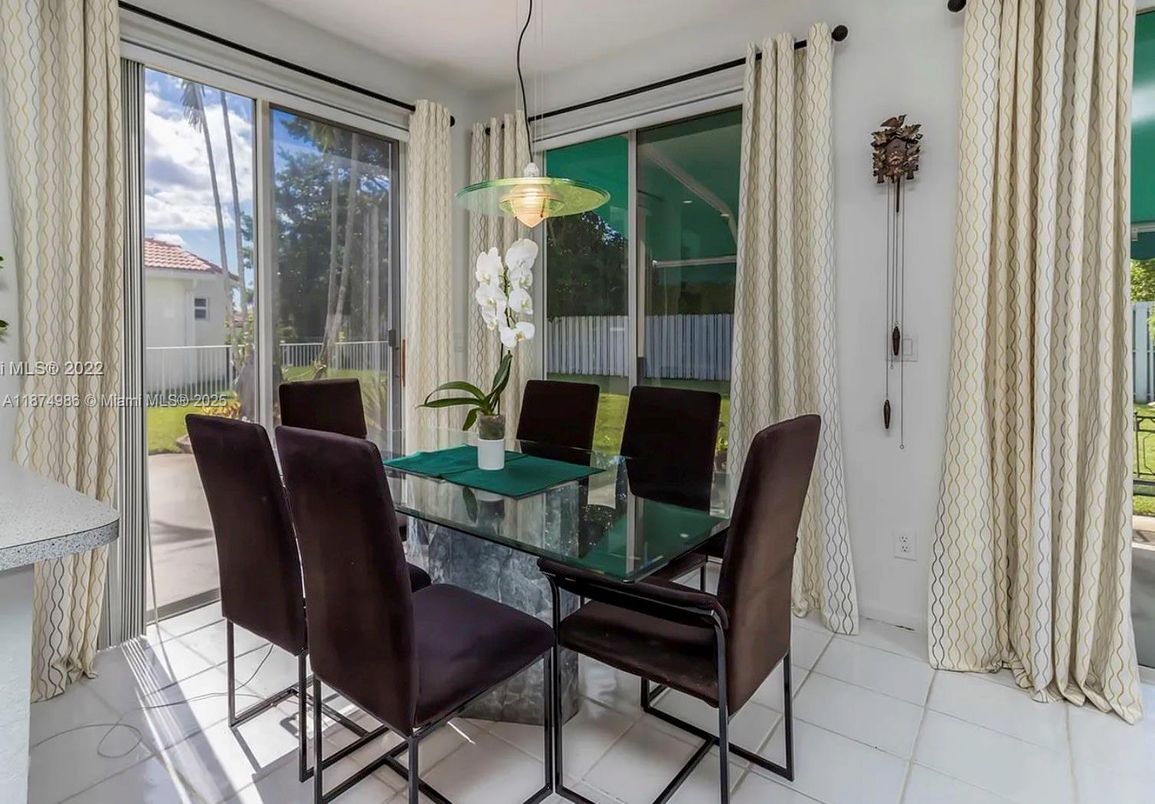 Dining room, Interior, Pendant Lights