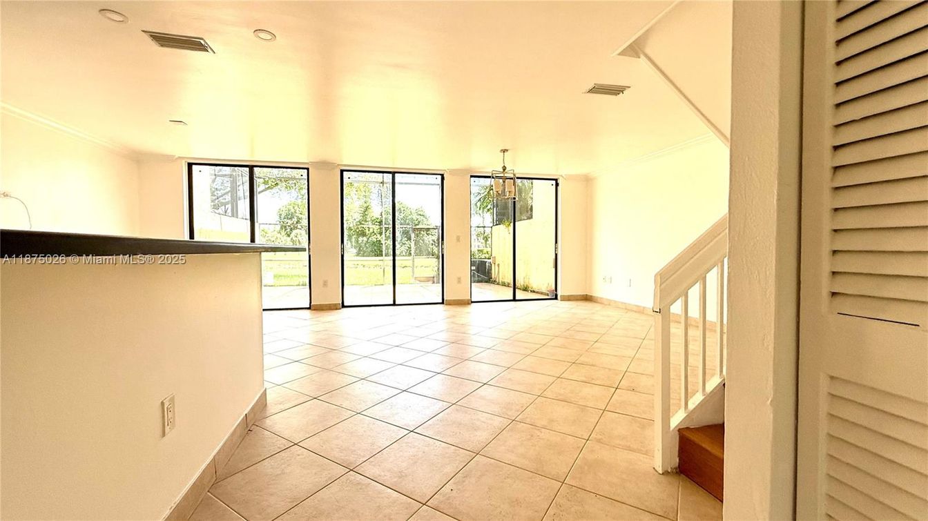 Empty room, Interior, Recessed Lighting