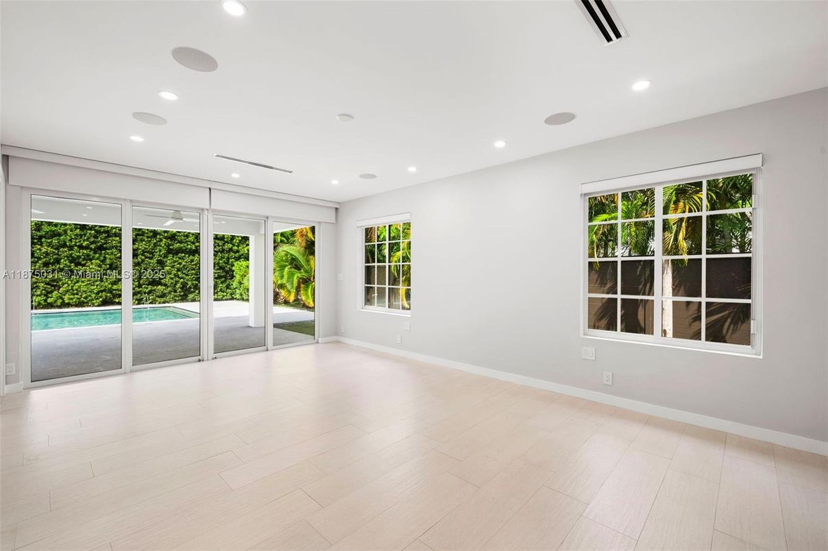 Empty room, Interior, Recessed Lighting, Wood Texture Flooring