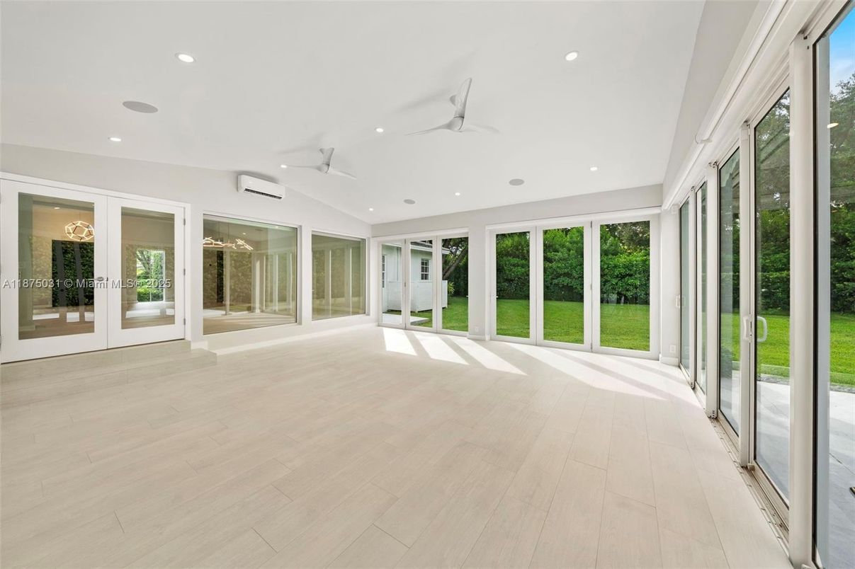 Empty room, Interior, Recessed Lighting, Sun Room, Wood Texture Flooring