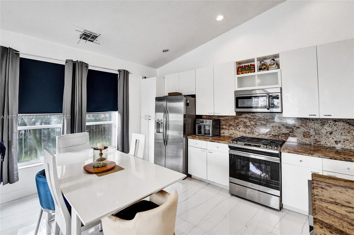 Dining room, Interior, Kitchen, Marble, Recessed Lighting, Stainless Steel Appliances