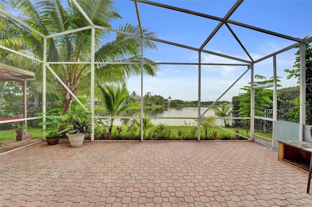 Glass Ceilings, Interior, Sun Room, Water