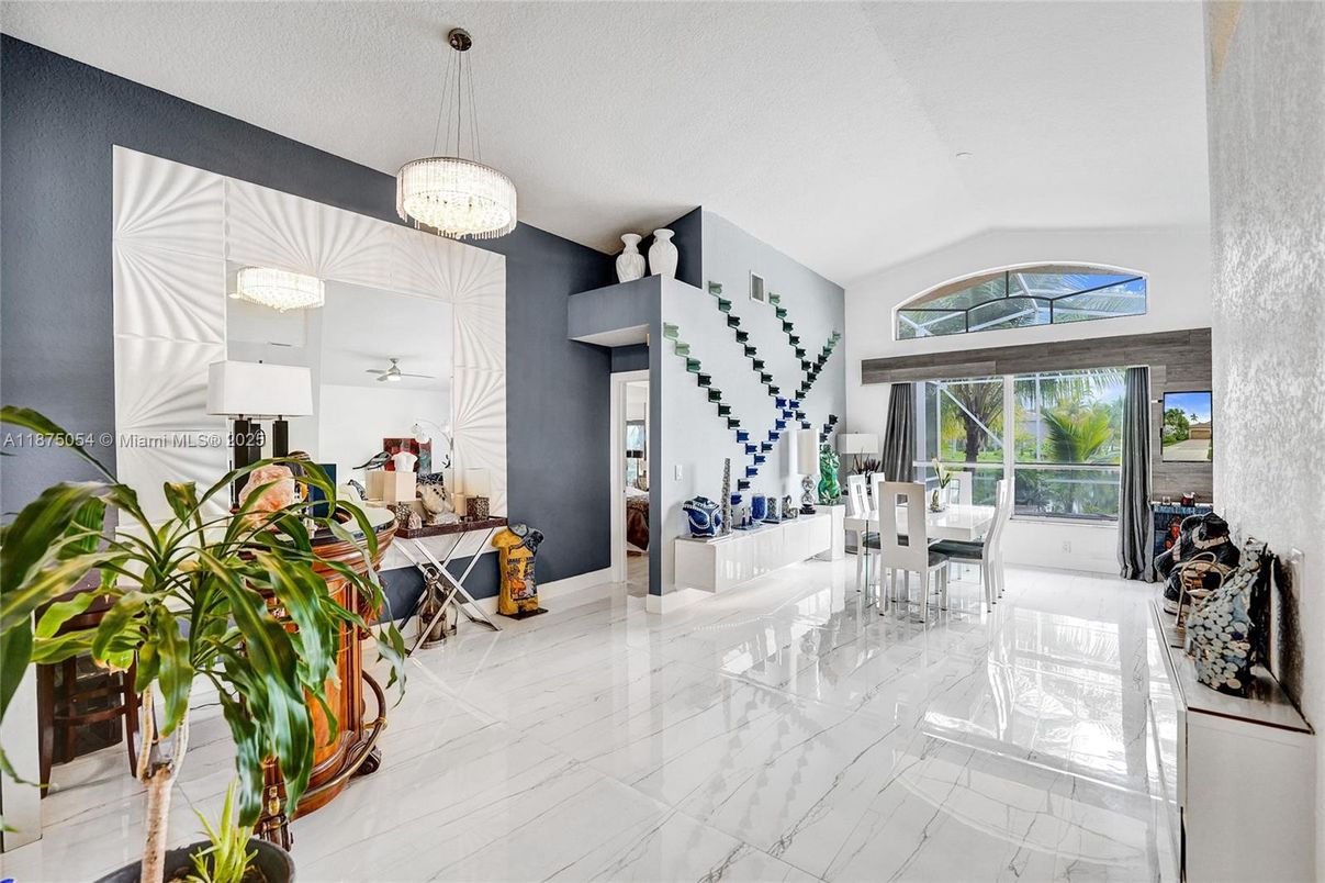 Chandelier, Dining room, Interior, Marble, Pendant Lights