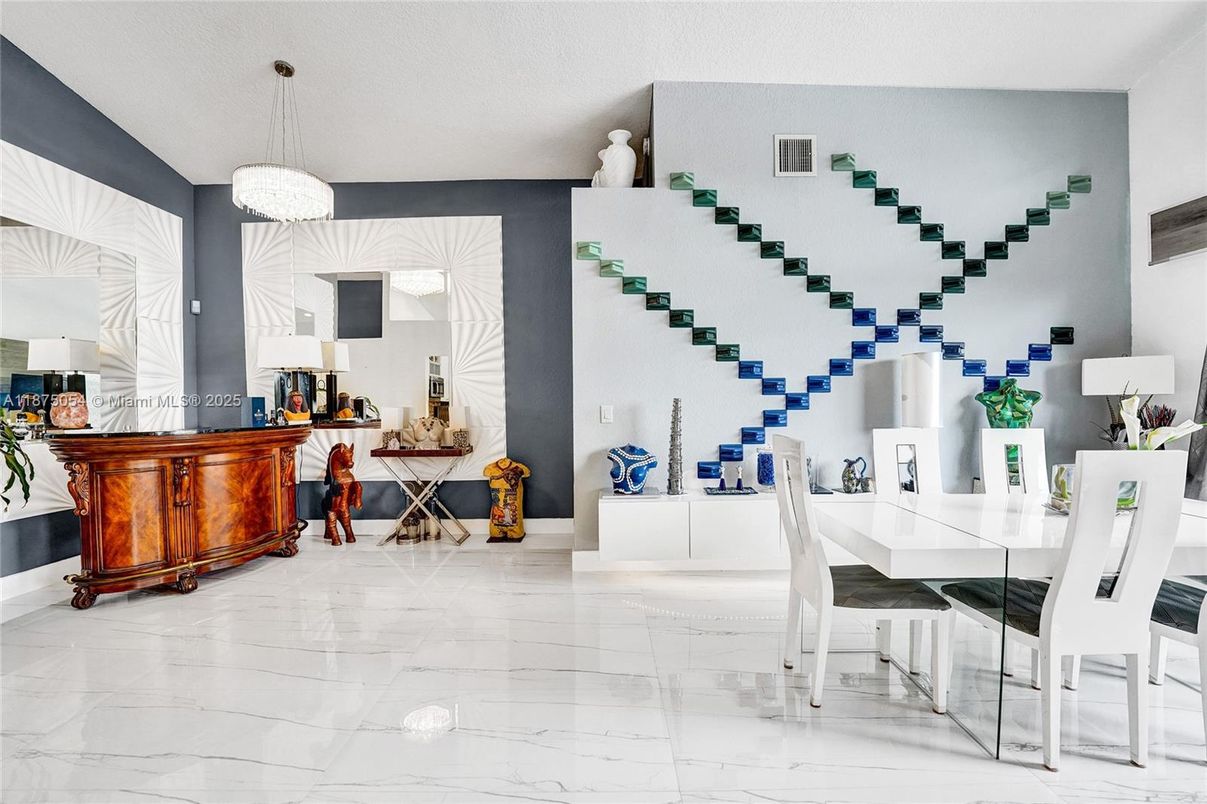 Chandelier, Dining room, Interior, Marble, Pendant Lights