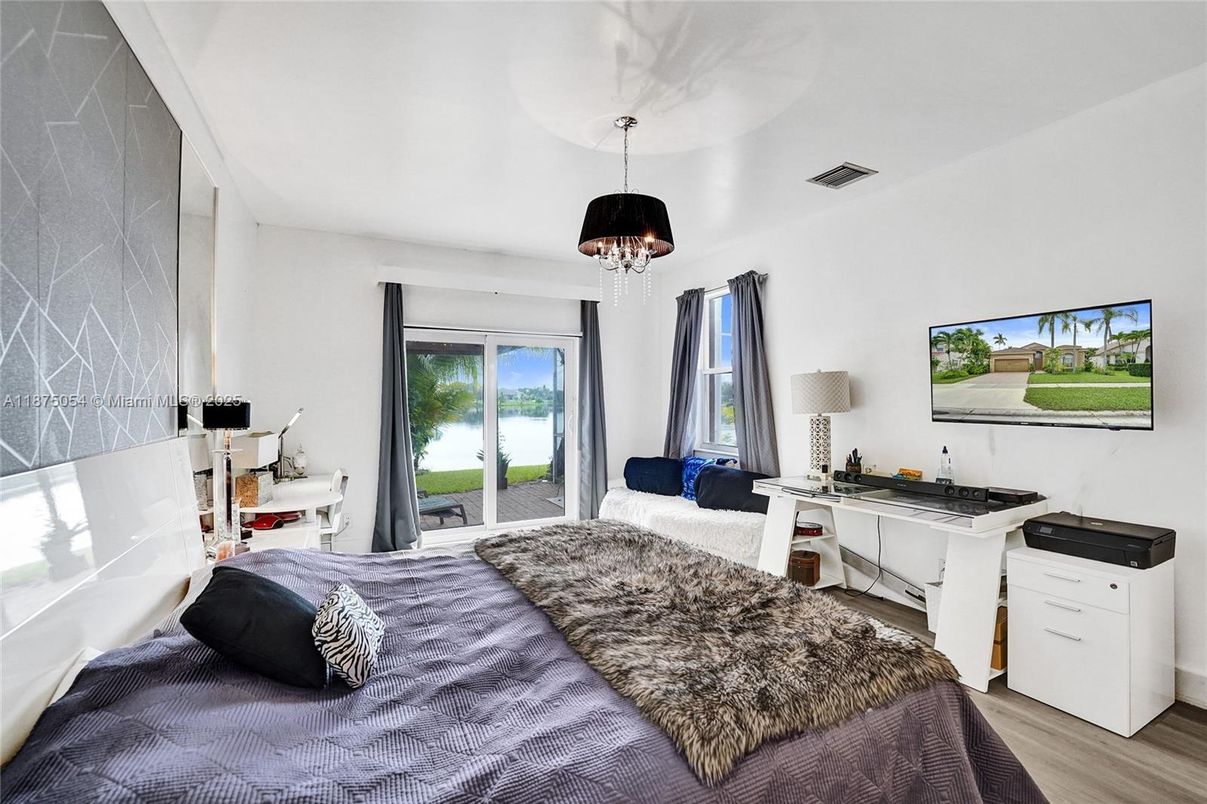 Bedroom, Home Office, Interior, Pendant Lights, Wood Texture Flooring