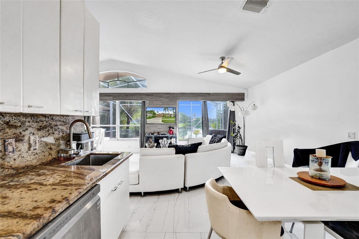 Interior, Kitchen, Living room