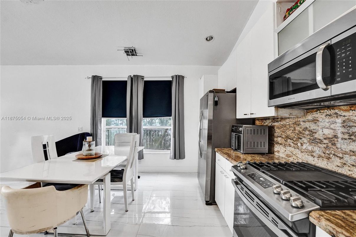 Dining room, Interior, Kitchen, Marble, Recessed Lighting, Stainless Steel Appliances
