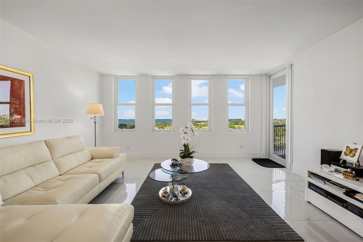 Interior, Living room, Water