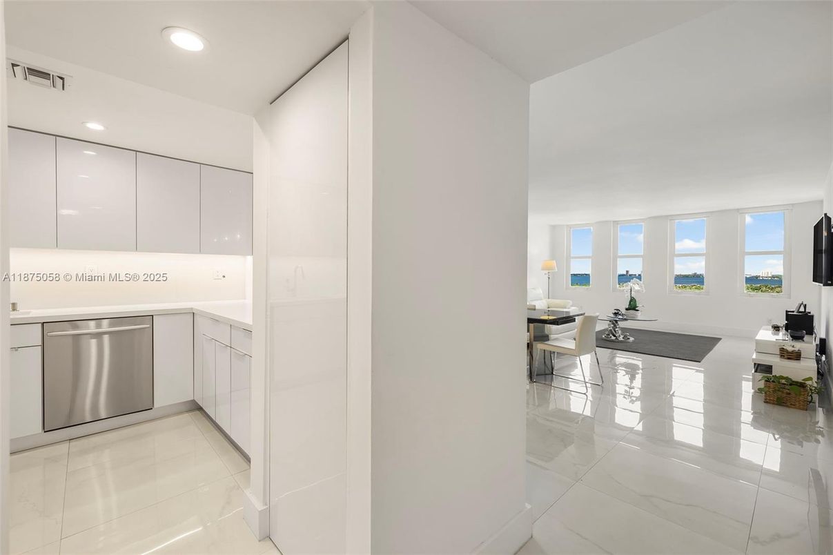 Dining room, Interior, Kitchen, Recessed Lighting, Stainless Steel Appliances, Water