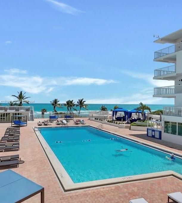 Exterior, Pool, Water
