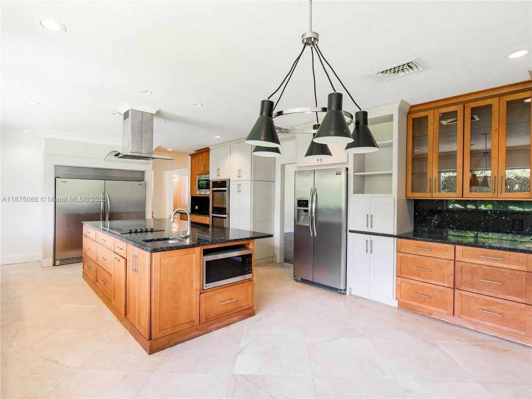 Interior, Kitchen, Pendant Lights, Recessed Lighting, Stainless Steel Appliances