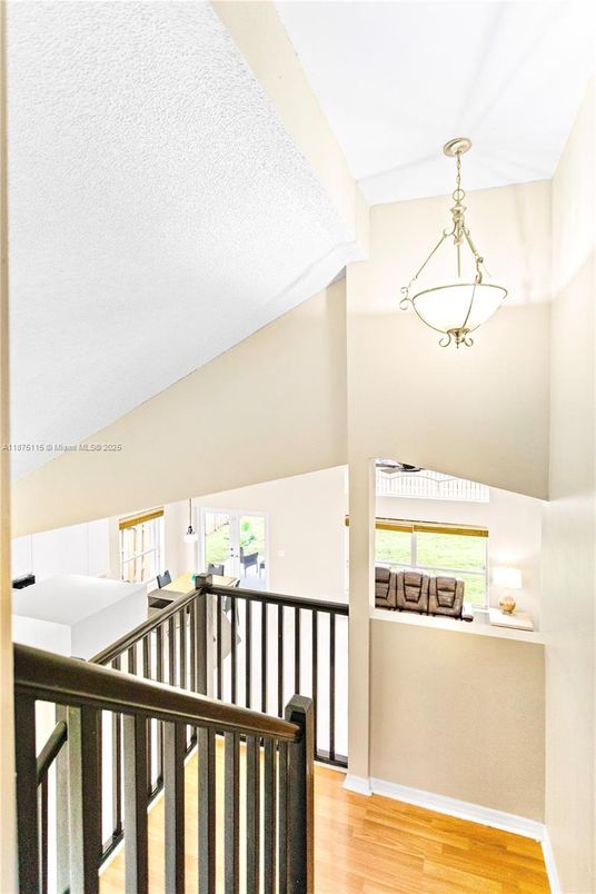 Interior, Pendant Lights, Wood Texture Flooring