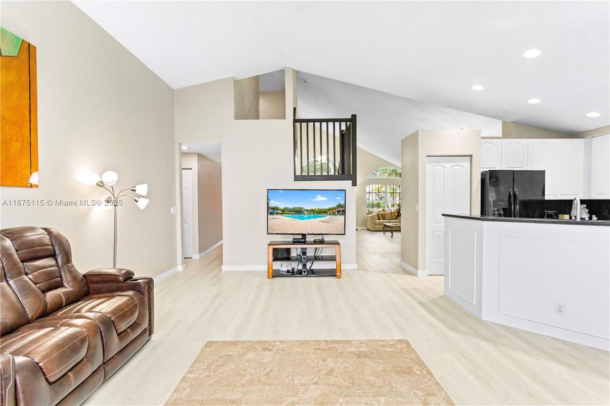 Interior, Kitchen, Living room, Recessed Lighting, Wood Texture Flooring